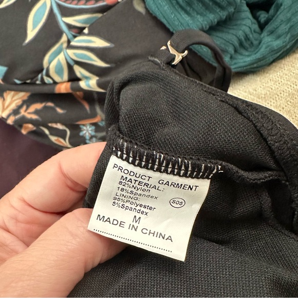 Black Cut-Out Cheeky One Piece Swimsuit. - Picture 4 of 4